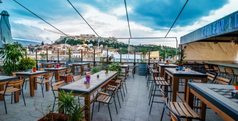 Le rooftop Couleur Locale : un bar avec vue sur l'Acropole à Athènes