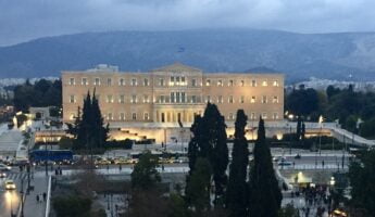 Vue générale de la place Syntagma à Athènes