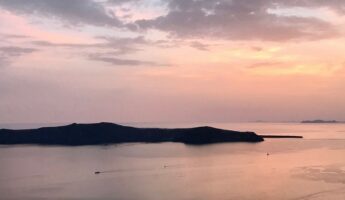 Photo d'un coucher de soleil à Santorin