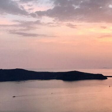 Photo d'un coucher de soleil à Santorin