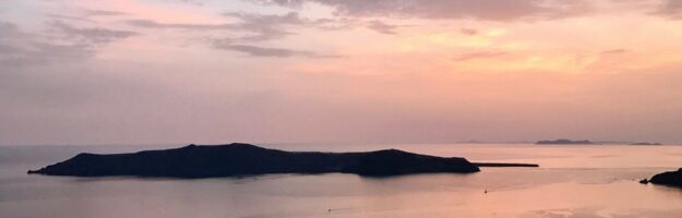 Photo d'un coucher de soleil à Santorin