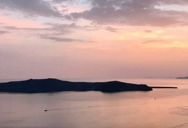Photo d'un coucher de soleil à Santorin
