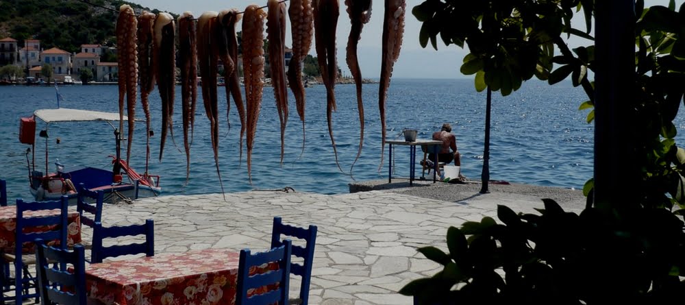 taverne mezzes bord de mer grece