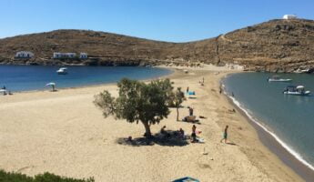 La plage de Kolona à Kythnos