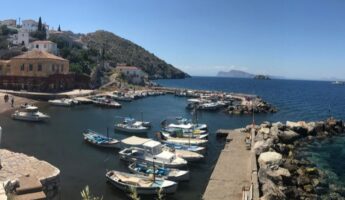 ile proche athènes hydra