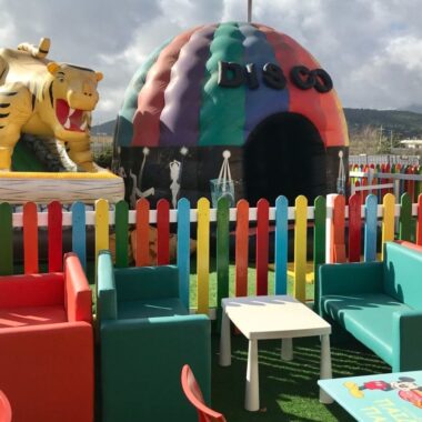 Athenes pour enfants - les jeux gonflables du smart playland de Spata