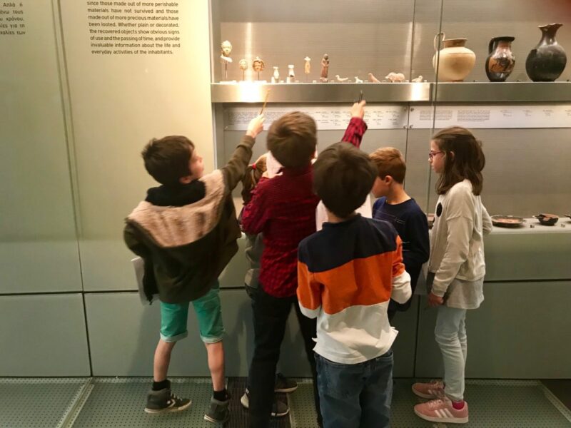 Visiter le musée de l'acropole d'athenes avec des enfants 