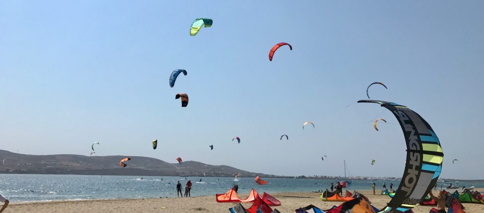 faire du kitesurf en Grèce paros naxos santorin kos rhodes Athènes Eubée