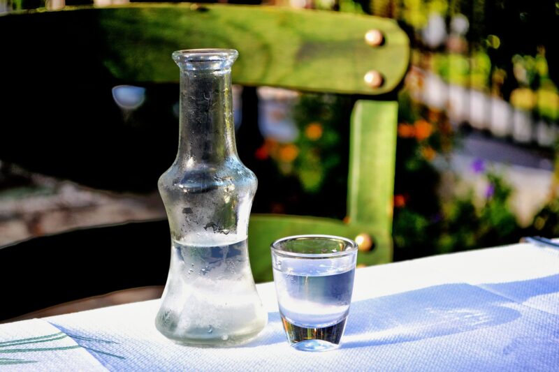 tsipouro que boire en grèce : alcools grecs vins grecs typiques