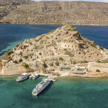Visiter l'île de Spinalonga en Crète, l'île des lépreux, l'île des oubliés de Victoria Hislop