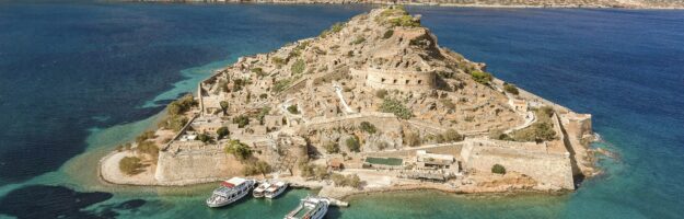 Visiter l'île de Spinalonga en Crète, l'île des lépreux, l'île des oubliés de Victoria Hislop