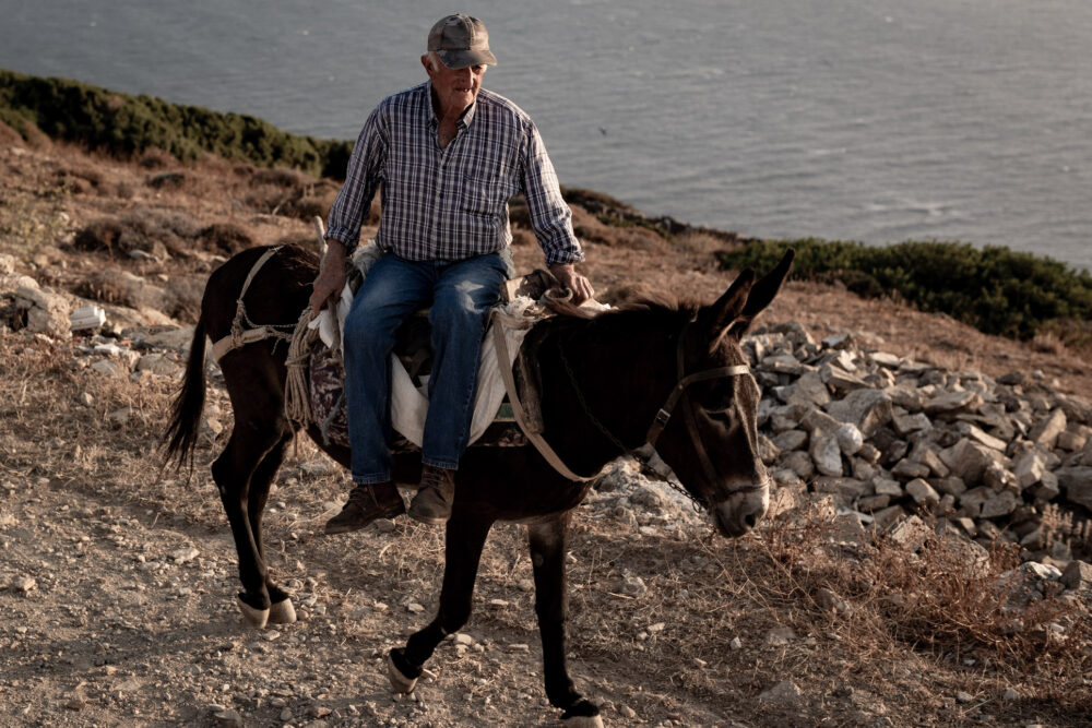 Un très beau livre sur la Grèce : Visages de sfinos de Ari Rossner - photos grece - livre grece 