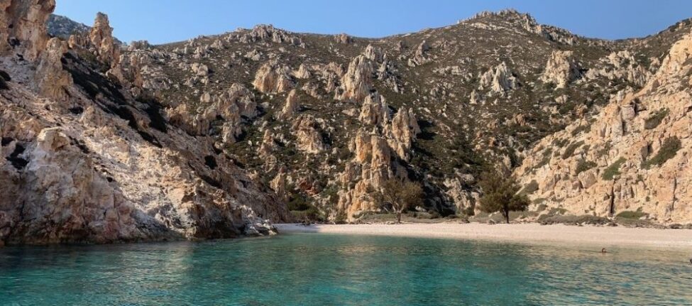 L'île de Polyaigos en Grèce : une île grecque avec des plages de rêve