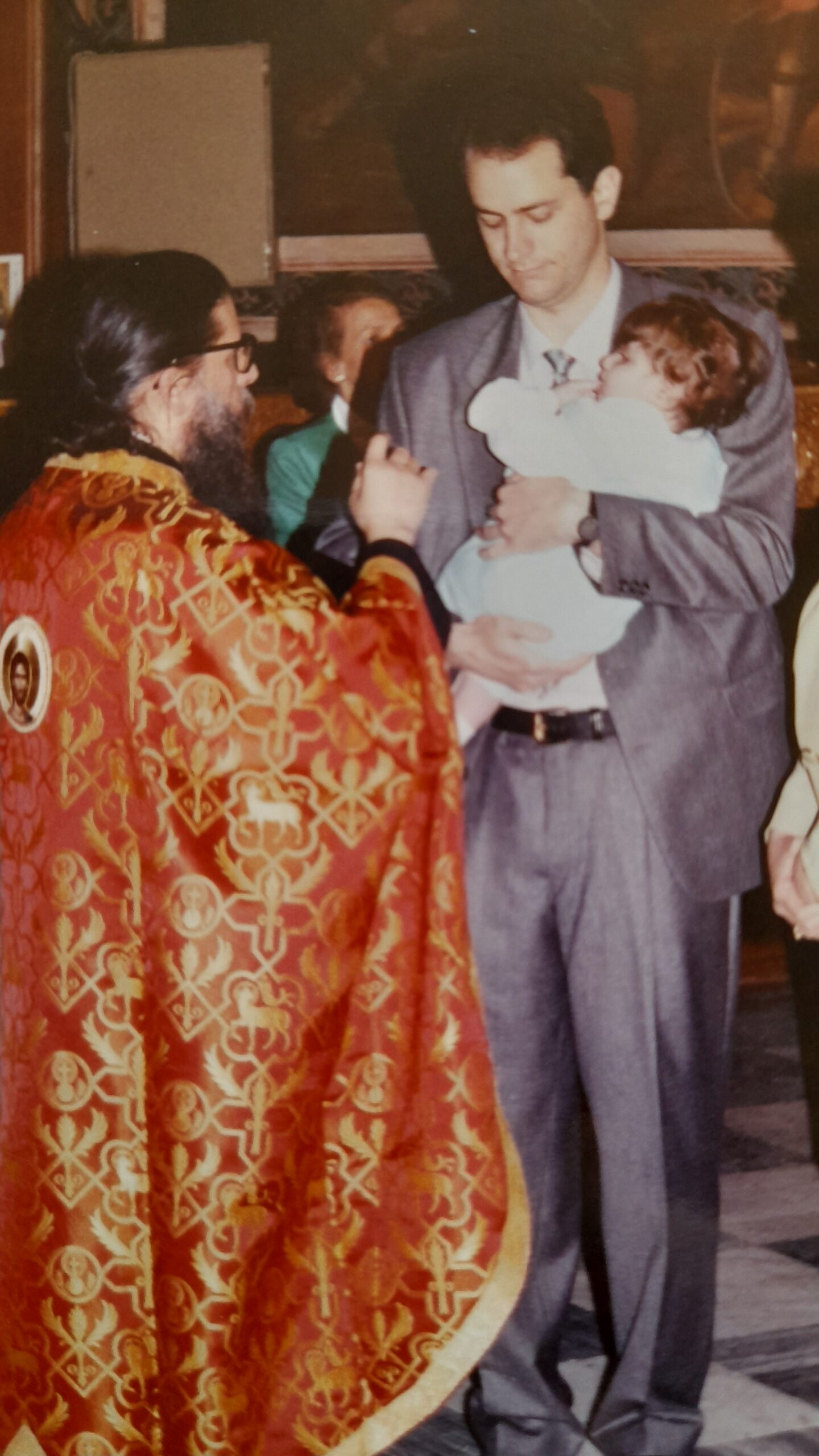baptême orthodoxe en Grèce bébé