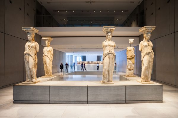 visite du musée de l'Acropole d'Athènes les cariatides
