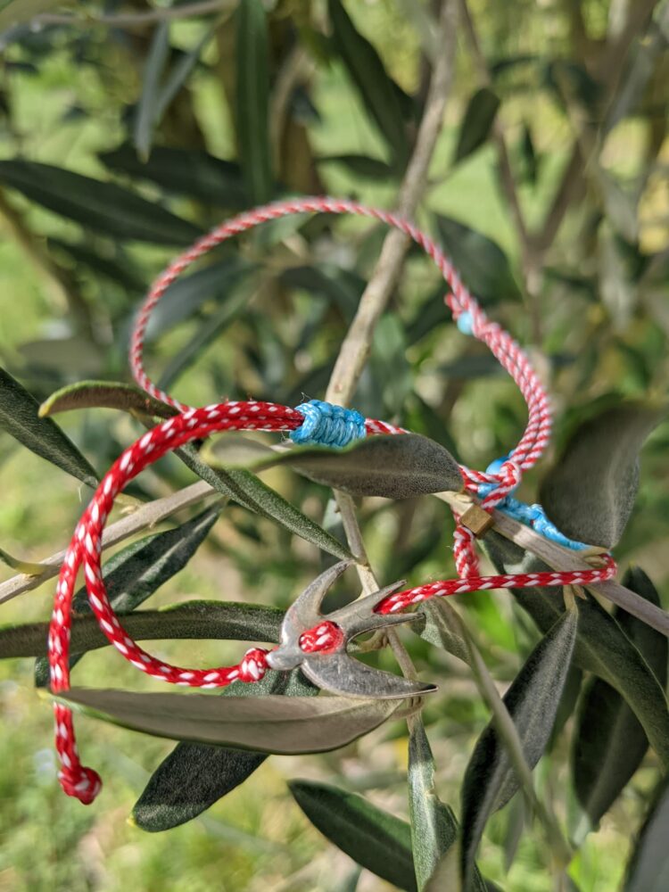 bracelet de mars en Grèce rouge et blanc martis 