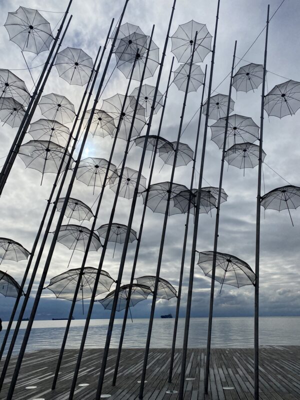 La sculpture de parapluies en acier, à voir à Thessalonique