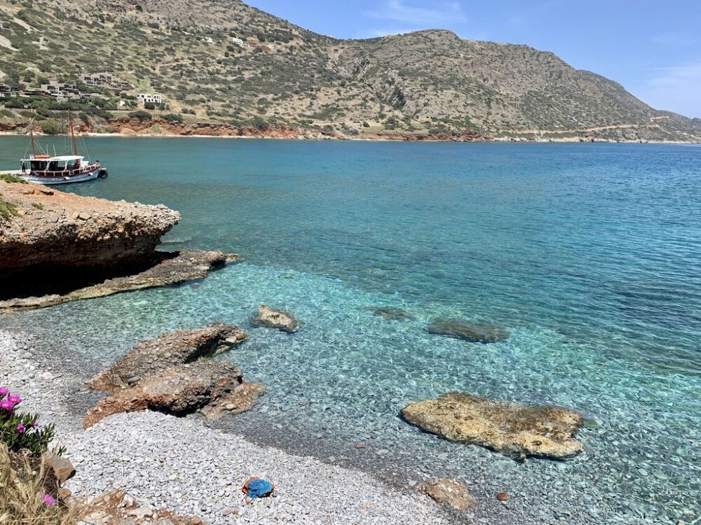 Vacances en Crète : eau translucide à Kolokitha beach