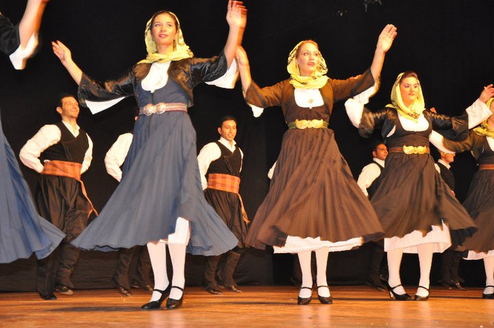 Danses grecques traditionnelles au théatre Dora Stratou à Athènes