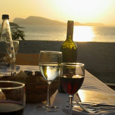 Vin grec Table Verres Mer