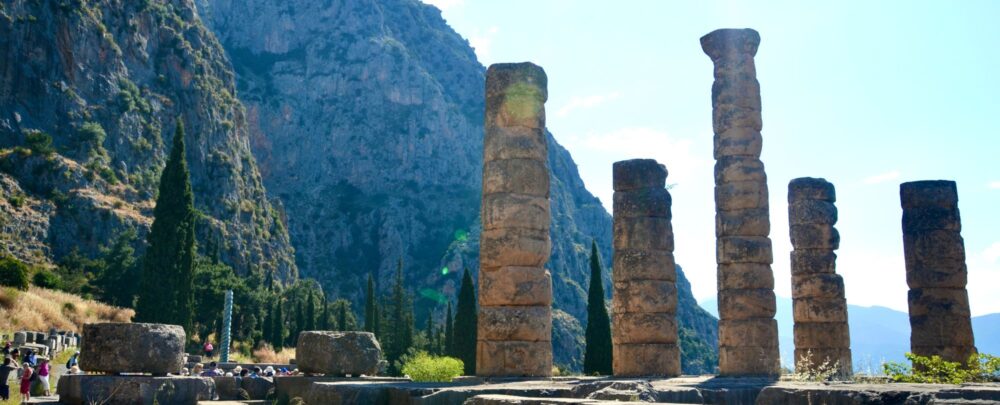 Delphes et temple d'Apollon en Grèce