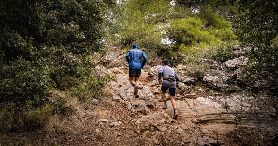 Trail Time Trial, course à pied en montagne au mont Hymette près d'Athènes en Grèce