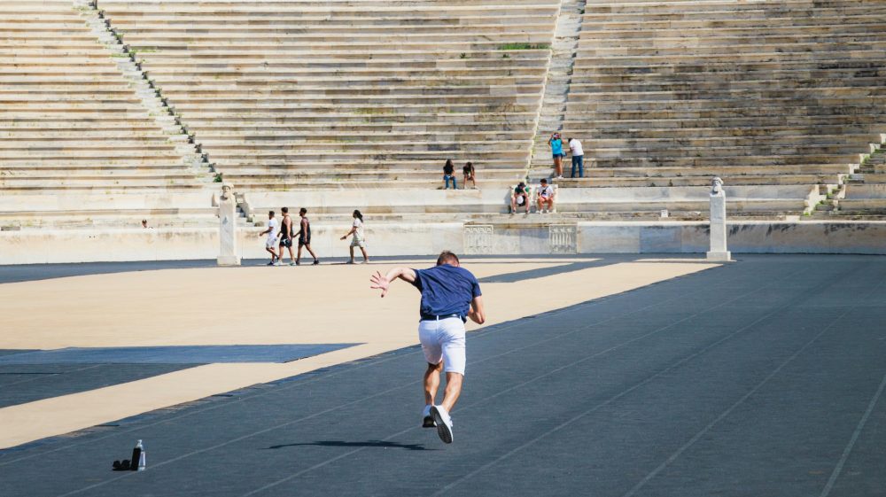 Courir à Athènes au stade panathenaïque