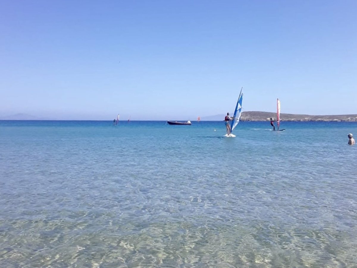 Planches à voile à Golden Beach, Paros