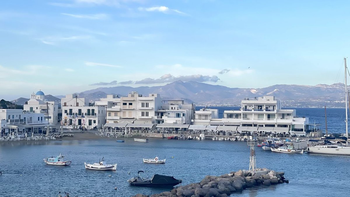 Piso Livadi, petit port et plage Paros