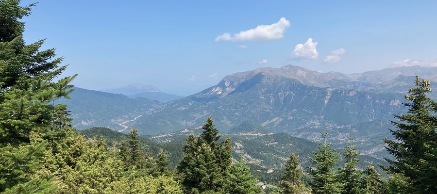 Vue du refuge de montagne de Pramanta